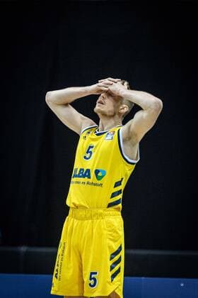 Basketball Berlin 22 04 2021 1 Bundesliga easyCredit BBL BBL Season 2020 2021 Alba Berlin Basketball Löwen Braunschweig Niels Giffey Alba Berlin, No 05