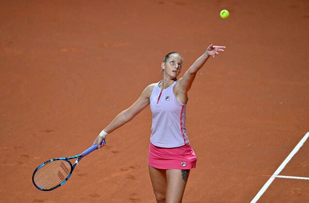 Karolina Pliskova CZE Action Serve Quarterfinal Tennis Women Porsche Cup Porsche Tennis Grand Prix GP Stuttgart 2021 Porsche Arena 23 04 2021 Porsche Tennis Grand Prix Stuttgart 2021