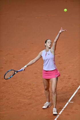 Karolina Pliskova CZE Action Serve Quarterfinal Tennis Women Porsche Cup Porsche Tennis Grand Prix GP Stuttgart 2021 Porsche Arena 23 04 2021 Porsche Tennis Grand Prix Stuttgart 2021