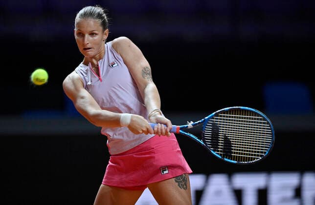 Karolina Pliskova CZE Action Quarterfinals Tennis Women Porsche Cup Porsche Tennis Grand Prix GP Stuttgart 2021 Porsche Arena 23 04 2021 Porsche Tennis Grand Prix Stuttgart 2021