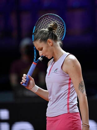Karolina Pliskova CZE disappointed sour quarter-final Tennis Women Porsche Cup Porsche Tennis Grand Prix GP Stuttgart 2021 Porsche Arena 23 04 2021 Porsche Tennis Grand Prix Stuttgart 2021