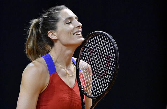 Doubles Angelique KERBER GER not in picture with Andrea PETKOVIC GER Petkovic having fun Gesture, gesture Tennis Ladies Porsche Cup Porsche Tennis Grand Prix GP Stuttgart 2021 Porsche Arena 23 04 2021 Porsche Tennis Grand Prix Stuttgart 2021