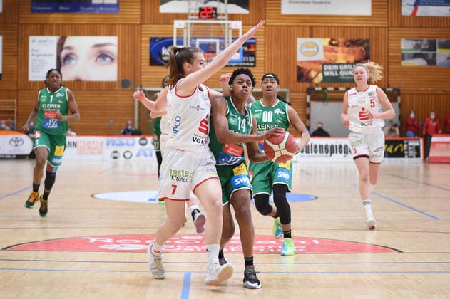 Play offs DBBL 20 21 GiroLive Panthers Osnabrück Rutronik Stars Keltern on 23 04 2021 in the OSC Hall in Osnabrück Tayler Mingo Keltern in a duel with Vicky Poros Osnabrück BK