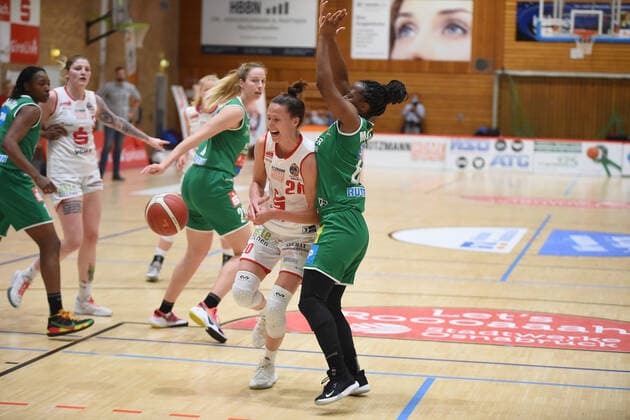 Play offs DBBL 20 21 GiroLive Panthers Osnabrück Rutronik Stars Keltern on 23 04 2021 in the OSC Hall in Osnabrück Kata Takacs Osnabrück in a duel with Emmanuella Mayombo Keltern BK