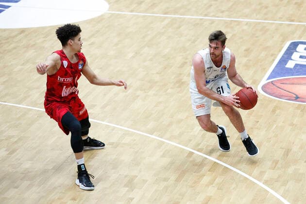 BBL easyCredit Basketball Bundesliga season 2020 2021 30 matchday on Friday, 23 April 2021 at edel optics de Arena in Hamburg Hamburg Towers s Oliver Wuerzburg v l Joshua Obiesie Wuerzburg , Patrick Spencer Hamburg Hamburg Towers s Oliver Wuerzburg