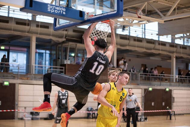 Armin Trtovac MLP Academics Heidelberg, 10 Maxwell Mahoney Kirchheim Knights, 51 ¨¨¨Kirchheim Knights MLP Academics Heidelberg, 2 basketball, Bundesliga, Pro A, Barmer 2 basketball, playoffs 3 game day group stage , Spielzeit 2020 2021, 23 04 2021, ¨¨ Kirchheim Knights MLP Academics Heidelberg , Basketball, 2 Bundesliga, Barmer 2 Basketball, Playoffs, 3 Spieltag Gruppenphase , Spielzeit 2020 2021, 23 04 2021 Kirchheim unter Teck Copyright: xNinaxSander xEibnerxPressefotoxIx EP_NSR