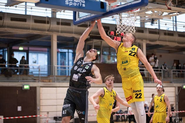 Adam Eberhard MLP Academics Heidelberg, 41 Kevin Wohlrath Kirchheim Knights, 22 ¨¨¨Kirchheim Knights MLP Academics Heidelberg, 2 basketball, Bundesliga, Pro A, Barmer 2 basketball, playoffs 3 game day group stage , Spielzeit 2020 2021, 23 04 2021, ¨¨ Kirchheim Knights MLP Academics Heidelberg , Basketball, 2 Bundesliga, Barmer 2 Basketball, Playoffs, 3 Spieltag Gruppenphase , Spielzeit 2020 2021, 23 04 2021 Kirchheim unter Teck Copyright: xNinaxSander xEibnerxPressefotoxIx EP_NSR