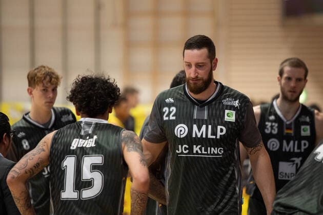 Jordan Geist MLP Academics Heidelberg, 15 Philipp Heyden MLP Academics Heidelberg, 22 ¨¨¨Kirchheim Knights MLP Academics Heidelberg, 2 basketball, Bundesliga, Pro A, Barmer 2 basketball, playoffs 3 game day group stage , Spielzeit 2020 2021, 23 04 2021, ¨¨ Kirchheim Knights MLP Academics Heidelberg , Basketball, 2 Bundesliga, Barmer 2 Basketball, Playoffs, 3 Spieltag Gruppenphase , Spielzeit 2020 2021, 23 04 2021 Kirchheim unter Teck Copyright: xNinaxSander xEibnerxPressefotoxIx EP_NSR