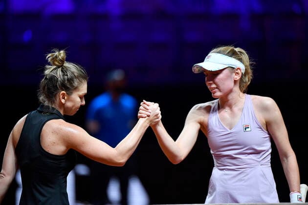 Ekaterina Alexandrova RUS congratulates Simona Halep ROU on winning the match Gestures, gesture Quarterfinal Tennis Women Porsche Cup Porsche Tennis Grand Prix GP Stuttgart 2021 Porsche Arena 23 04 2021 Porsche Tennis Grand Prix Stuttgart 2021