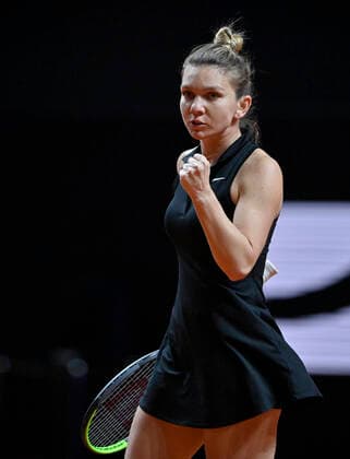 Simona Halep ROU jubilant about winning point Quarterfinal Tennis Women Porsche Cup Porsche Tennis Grand Prix GP Stuttgart 2021 Porsche Arena 23 04 2021 Porsche Tennis Grand Prix Stuttgart 2021