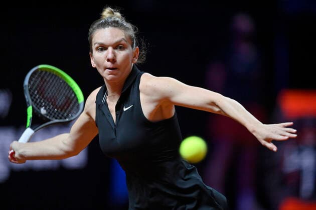 Simona Halep ROU Action Quarterfinals Tennis Women Porsche Cup Porsche Tennis Grand Prix GP Stuttgart 2021 Porsche Arena 23 04 2021 Porsche Tennis Grand Prix Stuttgart 2021