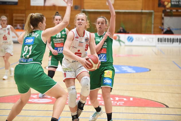 Play offs DBBL 20 21 GiroLive Panthers Osnabrück Rutronik Stars Keltern on 23 04 2021 in the OSC Hall in Osnabrück Emma Eichmeyer Osnabrück in a duel with Alexandria Elisabeth Kiss Rusk Keltern BK