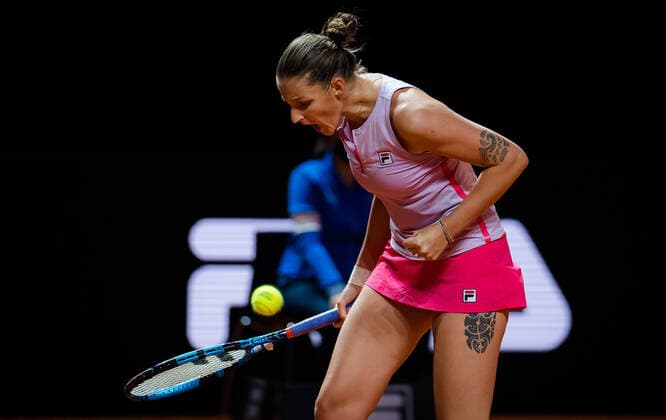 April 23, 2021, STUTTGART, GERMANY: Karolina Pliskova of the Czech Republic in action during the quarter-finals match at the 2021 Porsche Tennis Grand Prix WTA, Tennis Damen 500 tournament against Ashleigh Barty of Australia STUTTGART GERMANY - ZUMAa181 20210423_zaa_a181_021 Copyright: xRobxPrangex