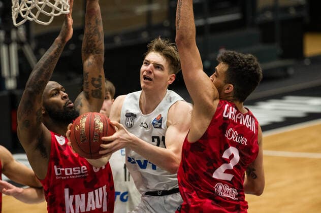 Hamburg Towers vs BS Oliver Würzburg 95 83 23 04 2021, Hamburg edel optic Arena Hamburg Towers vs BS Oliver Würzburg 95 83 Justus Hollatz Hamburg Towers vs Brekkott Chapman and Murphy Holloway S Oliver Würzburg Â