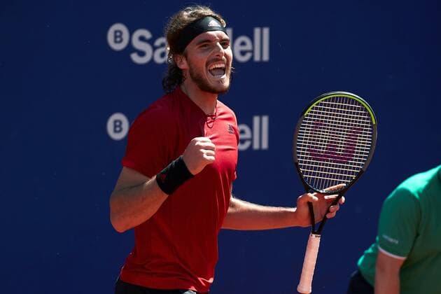 Greek tennis player Stefanos Tsitsipas in action against Italian tennis player Jannik Sinner during the Barcelona Open Banc Sabadell - Conde de Godo tournament semifinal match in Barcelona, Spain, 24 April 2021. Stefanos Tsitsipas vs Jannik Sinner !ACHTUNG: NUR REDAKTIONELLE NUTZUNG!  Copyright: xAlejandroxGarcíax GRAF1465 20210424-637548771697511543