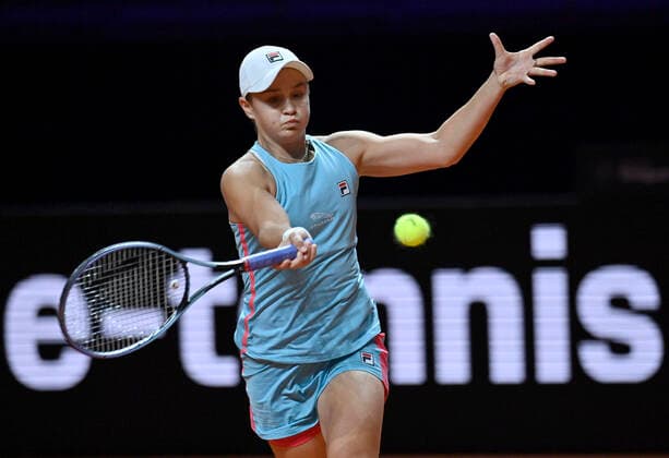 Ashleigh Barty AUS Action Semi-Final Tennis Women Porsche Cup Porsche Tennis Grand Prix GP Stuttgart 2021 Porsche Arena 24 04 2021 Porsche Tennis Grand Prix Stuttgart 2021