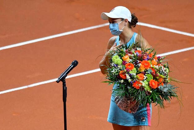 Ashleigh Barty AUS wins semifinal on her 25th birthday with bouquet of flowers she gets serenaded Semifinal Tennis Women Porsche Cup Porsche Tennis Grand Prix GP Stuttgart 2021 Porsche Arena 24 04 2021 Porsche Tennis Grand Prix Stuttgart 2021