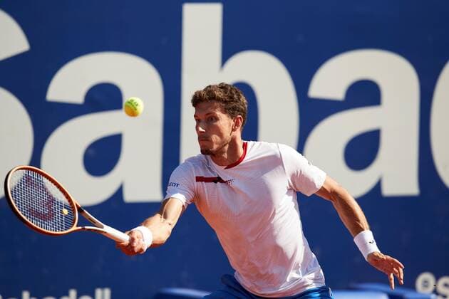 Spanish tennis player Pablo Carreno in action against Spanish tennis player Rafa Nadal during the Barcelona Open Banc Sabadell - Conde de Godo tournament semifinal match in Barcelona, Spain, 24 April 2021. Rafa Nadal vs Pablo Carreno !ACHTUNG: NUR REDAKTIONELLE NUTZUNG!  Copyright: xAlejandroxGarcíax GRAF1520 20210424-637548853699128249