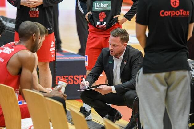 Rolf Scholz, Coach Giessen 46ers 30 Spieltag, Basketball Bundesliga, Basketball season 2020 2021, Germany, easyCredit BBL, Germany, Giessen 46ers, giessen red, men, Jobstairs GIESSEN 46ers MHP Riesen Ludwigsburg, men, Ludwigsburg in yellow