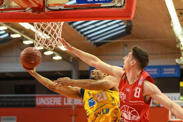 Alen Pjanic, Tremmell Darden 30 matchday, Basketball Bundesliga, Basketball season 2020 2021, Germany, easyCredit BBL, Germany, Giessen 46ers, giessen red, men, Jobstairs GIESSEN 46ers MHP Riesen Ludwigsburg, men, Ludwigsburg in yellow