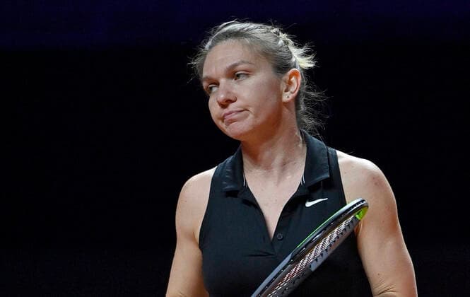 Simona Halep ROU disappointed Gestures, gestures Semifinals Tennis Women Porsche Cup Porsche Tennis Grand Prix GP Stuttgart 2021 Porsche Arena 24 04 2021 Porsche Tennis Grand Prix Stuttgart 2021
