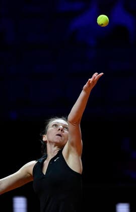 Simona Halep ROU Action Serve Semifinals Tennis Women Porsche Cup Porsche Tennis Grand Prix GP Stuttgart 2021 Porsche Arena 24 04 2021 Porsche Tennis Grand Prix Stuttgart 2021