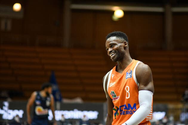 Josh Young RASTA Vechta laughs, GER, HAKRO Merlins Crailsheim vs RASTA Vechta, 24 04 2021, 30 match day easycredit Basketball Bundesliga, season 2020 2021 GER, HAKRO Merlins Crailsheim vs RASTA Vechta, 24 04 2021, 30 match day easycredit Basketball Bundesliga, season 2020 2021 Crailsheim Copyright: xEibnerxPressefoto MichaelxMemmlerx EP_MMR