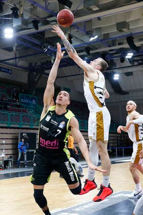 30 Matchday of the easyCredit BBL Basketball Bundesliga on 24 April 2021 at Oberfrankenhalle in Bayreuth Bavaria Germany season 2020 2021 Medi Bayreuth vs Basketball Löwen Braunschweig Philip Jalalpoor Medi Bayreuth 7 left Arnas Velicka Basketball Löwen Braunschweig 24 right