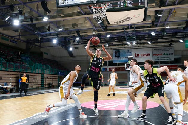 30 Matchday of the easyCredit BBL Basketball Bundesliga on 24 April 2021 at Oberfrankenhalle in Bayreuth Bavaria Germany season 2020 2021 Medi Bayreuth vs Basketball Löwen Braunschweig Philip Jalalpoor Medi Bayreuth 7 middle