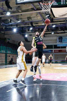 30 Matchday of the easyCredit BBL Basketball Bundesliga on 24 April 2021 at Oberfrankenhalle in Bayreuth Bavaria Germany Season 2020 2021 Medi Bayreuth vs Basketball Löwen Braunschweig Bastian Doreth Medi Bayreuth 10 right James Robinson Basketball Löwen Braunschweig 8 left