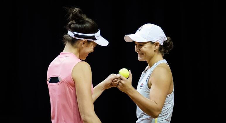 Mandatory Credit: Photo by Rob Prange Shutterstock (11864531cg) Ashleigh Barty of Australia & Jennifer Brady of the United States in action during the doubles semi-final of the 2021 Porsche Tennis Grand Prix WTA, Tennis Damen 500 tournament Porsche Tennis Grand Prix, Tennis, Stuttgart, Germany - 24 Apr 2021 Porsche Tennis Grand Prix, Tennis, Stuttgart, Germany - 24 Apr 2021  Copyright: xRobxPrange Shutterstockx 11864531cg