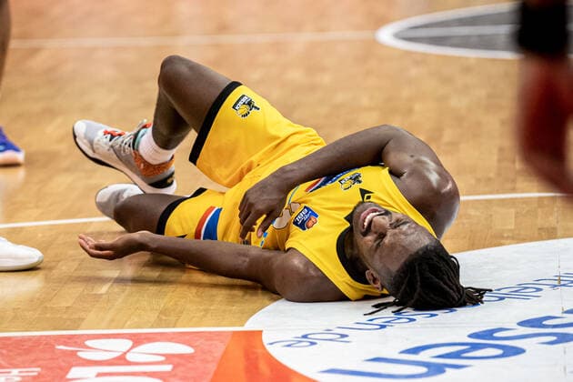 easyCredit Basketball Bundesliga JobStairs Giessen 46ers MHP RIESEN Ludwigsburg, 24 04 21 Jaleen Smith 3 MHP RIESEN Ludwigsburg injured Sporthalle Giessen Ost Giessen, 24 04 21 Copyright: xBEAUTIFULxSPORTS Roeczeyx