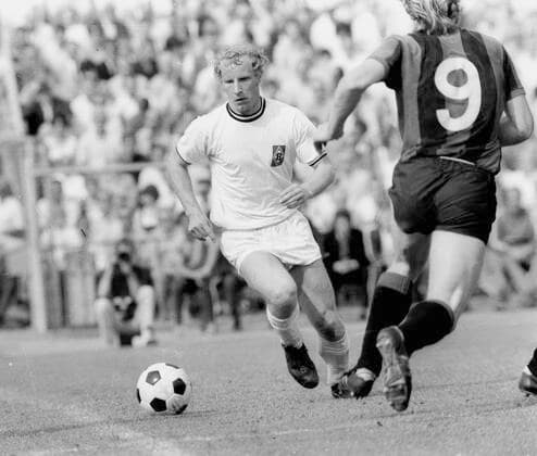 SG Eintracht Frankfurt Borussia Mönchengladbach 1 4 05 06 1971 Berti Vogts BMG Aktion am Ball For journalistic purposes only Only for editorial use HM