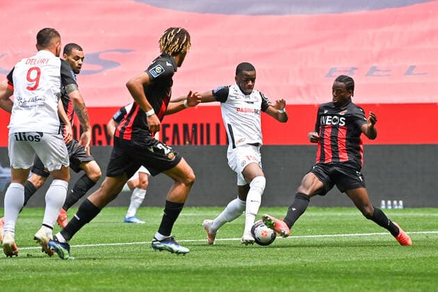 19 STEPHY ALVARO MAVIDIDI (MHSC) - 23 JORDAN LOTOMBA (NICE) FOOTBALL : Nice vs Montpellier - Ligue 1 Uber Eats - 25 04 2021 FEP Panoramic 