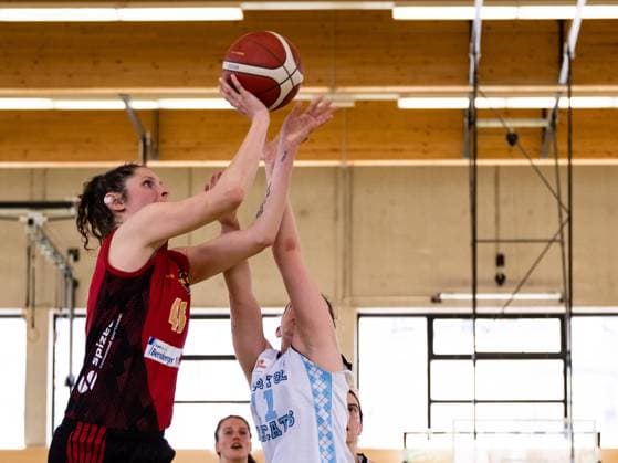 Duesseldorf, Germany, April 24th Romy Baer (46 Rheinland Lions) scores two points during the Toyota 2. Basketball Bundesliga Nord between the Capitol Bascats Duesseldorf and RheinLand Lions at Wekita Sportarena in Duesseldorf Toyota 2. Basketball Bundesliga Nord - Capitol Bascats Duesseldo 