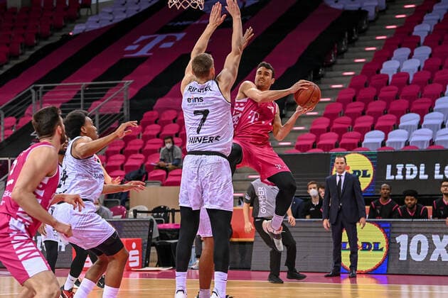 easyCredit BBL, Telekom Baskets Bonn vs NINERS Chemnitz, 25 04 2021 Anthony DiLeo Telekom Baskets Bonn 11 , easyCredit BBL, Telekom Baskets Bonn vs NINERS Chemnitz on 25 04 2021 at Telekom Dome Bonn, Bonn Nordrhein Westfalen Copyright: xBEAUTIFULxSPORTS Mueller-Laschetx