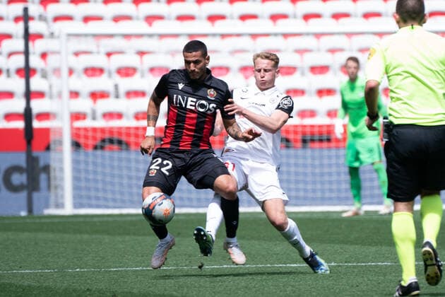 Rony Lopes (OGC Nice) - Nicolas Cozza (Montpellier FC) FOOTBALL : OGC Nice vs Montpellier - Ligue 1 Uber Eats - Nice - 25 04 2021 NorbertScanella PanoramiC 