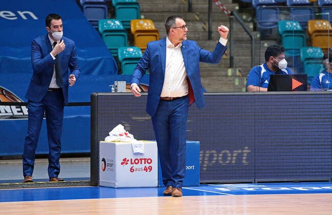 25 04 2021, xovx, Basketball BBL, Frankfurt Skyliners Mitteldeutscher Basketball Club Head Coach Silvano Poropat Syntainics Mitteldeutscher BC Weißenfels emspor Frankfurt