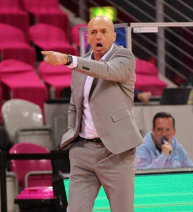 Bonn, Germany, 25 04 2021, Telekom Dome, Basketball, BBL, Telekom Baskets Bonn vs Niners Chemnitz Head Coach Rodrigo Pastore Chemnitz