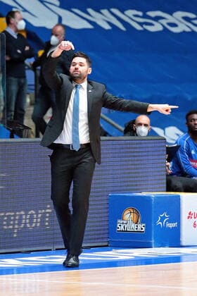 25 04 2021, xovx, basketball BBL, Frankfurt Skyliners Mitteldeutscher Basketball Club coach Sebastian Gleim Fraport Skyliners Frankfurt emspor Frankfurt