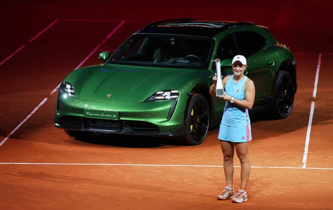 BAU 25 04 2021 Stuttgart Tennis Porsche Tennis Grand Prix, final, winner Ashleigh BARTY AUS with winning car, car Porsche Taycan