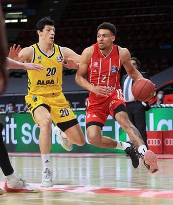 25 04 2021, BBL , FC Bayern Basketball vs Alba Berlin, Audi Dome Muenchen , in picture Simone Fontecchio Alba Berlin vs Wade Baldwin FCB Basketball