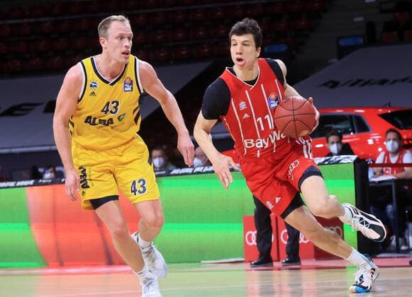 25 04 2021, BBL , FC Bayern Basketball vs Alba Berlin, Audi Dome Muenchen , in picture Luke Sikma Alba Berlin vs Vladimir Lucic FCB Basketball