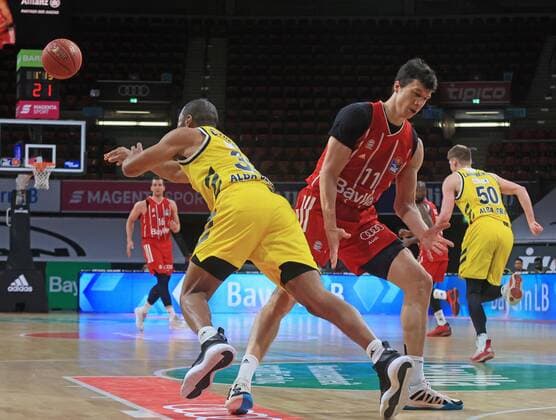 25 04 2021, BBL , FC Bayern Basketball vs Alba Berlin, Audi Dome Muenchen , in picture Jayson Granger Alba Berlin vs Vladimir Lucic FCB Basketball