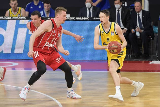 Duel with left Leon Radosevic FC Bayern Basketball 43 and Marcus Eriksson Alba Berlin 8 ,FC Bayern Basketball Alba Berlin, Basketball, Basketball Bundesliga, 25 04 2021 Muenchen Bayern Germany Copyright: xkolbert-press BurghardxSchreyerx