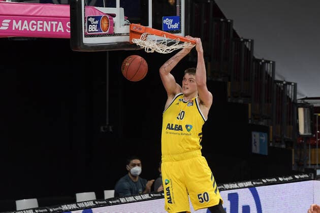 Dunk by Ben Lammers Alba Berlin 50 ,FC Bayern Basketball Alba Berlin, Basketball, Basketball Bundesliga, 25 04 2021 Muenchen Bayern Germany Copyright: xkolbert-press BurghardxSchreyerx