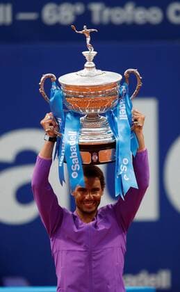 Spanish tennis player Rafa Nadal celebrates with the trophy after defeating Greek tennis player Stefanos Tsitsipas during the Barcelona Open Banc Sabadell - Conde de Godo tournament final game in Barcelona, Spain, 25 April 2021. Rafa Nadal vs Stefanos Tsitsipas !ACHTUNG: NUR REDAKTIONELLE NUTZUNG!  Copyright: xAlejandroxGarcíax GRAF2233 20210425-637549798740557018