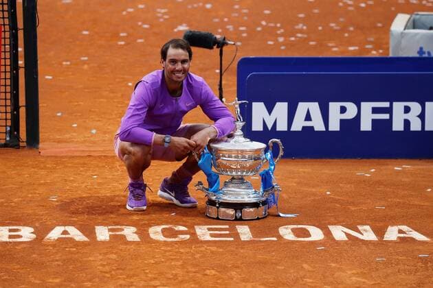 Spanish tennis player Rafa Nadal celebrates with the trophy after defeating Greek tennis player Stefanos Tsitsipas during the Barcelona Open Banc Sabadell - Conde de Godo tournament final game in Barcelona, Spain, 25 April 2021. Rafa Nadal vs Stefanos Tsitsipas !ACHTUNG: NUR REDAKTIONELLE NUTZUNG!  Copyright: xAlejandroxGarcíax GRAF2244 20210425-637549807318799257