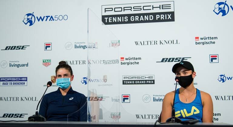 Mandatory Credit: Photo by Rob Prange Shutterstock (11864533aj) Jennifer Brady of the United States & Ashleigh Barty of Australia talk to the media after winning the doubles final of the 2021 Porsche Tennis Grand Prix WTA, Tennis Damen 500 tournament Porsche Tennis Grand Prix, Tennis, Stuttgart, Germany - 25 Apr 2021 Porsche Tennis Grand Prix, Tennis, Stuttgart, Germany - 25 Apr 2021  Copyright: xRobxPrange Shutterstockx 11864533aj