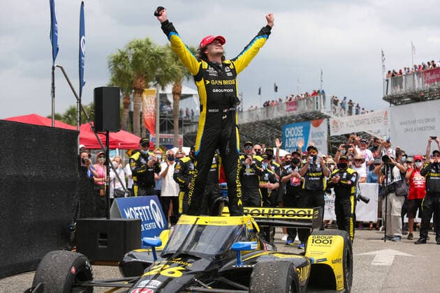 Bilder des Jahres 2021, Sport 04 April Sport Themen der Woche KW16 Sport Bilder des Tages ST. PETERSBURG, FL - APRIL 25: Colton Herta, driver of the 26 Gainbridge Andretti Autosport Honda, celebrates after winning the Firestone Grand Prix of St.Petersburg on April 25, 2021 on the Streets of St. Petersburg in St. Petersburg, Fl. (Photo by David Rosenblum Icon Sportswire) AUTO: APR 25 IndyCar, Indy Car, IRL, USA - Firestone Grand Prix of St. Petersburg Icon2104258075